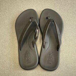 NEW Flojos Women's Size 7 Black Flip Flops